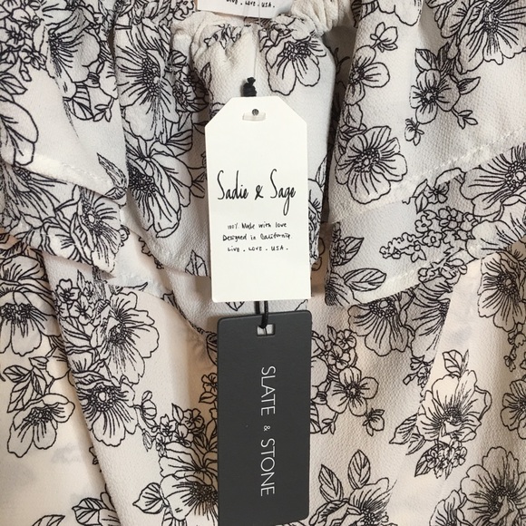 NWT ~ Off the shoulder blouse ~ Black and white - Picture 6 of 8